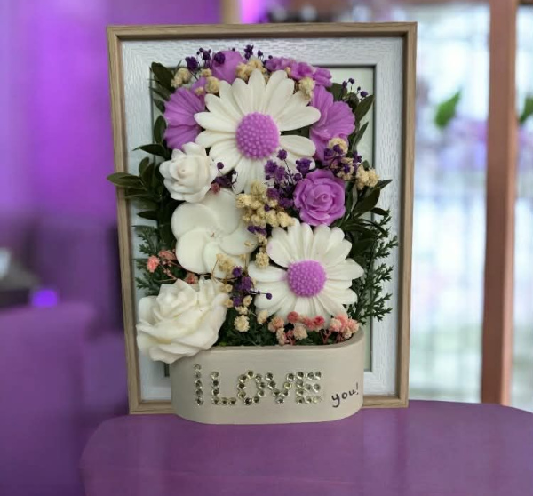 ΚΟΡΝΙΖΑ ΜΕ ΑΡΩΜΑ ΠΟΥΔΡΑΣ ΣΤΑ ΚΕΡΙΑ  ΜΕ ΣΧΗΜΑ ΛΟΥΛΟΥΔΙΩΝ